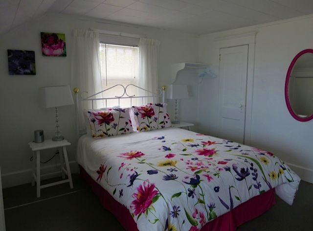 queen bed